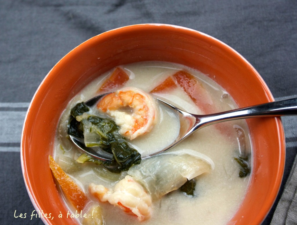 Soupe thaïe aux crevettes et lait de coco – Les filles, à table