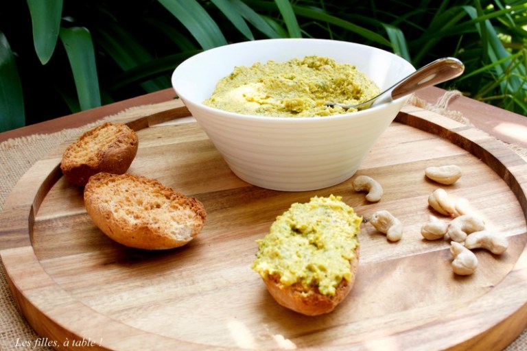 Tartinade de courgettes aux noix de cajou – Les filles, à table