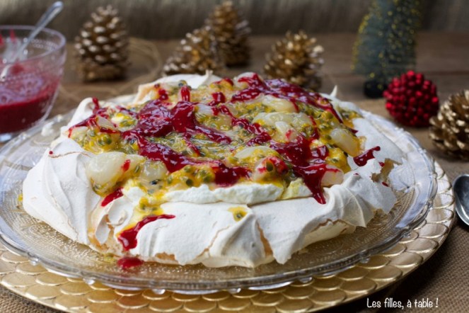 pavlova fruits de la passion litchis les filles à table