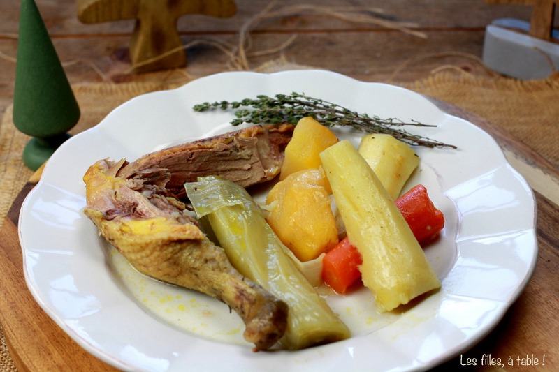 pot-au-feu canette, les filles à table