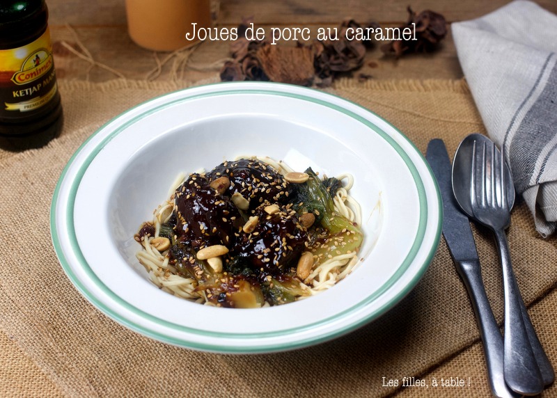 joues de porc, caramel, les filles à table