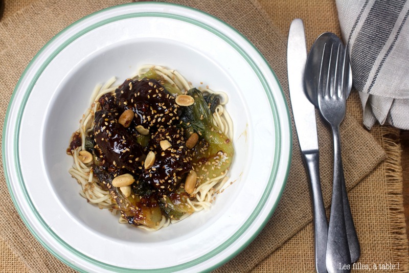 joues de porc, caramel, les filles à table