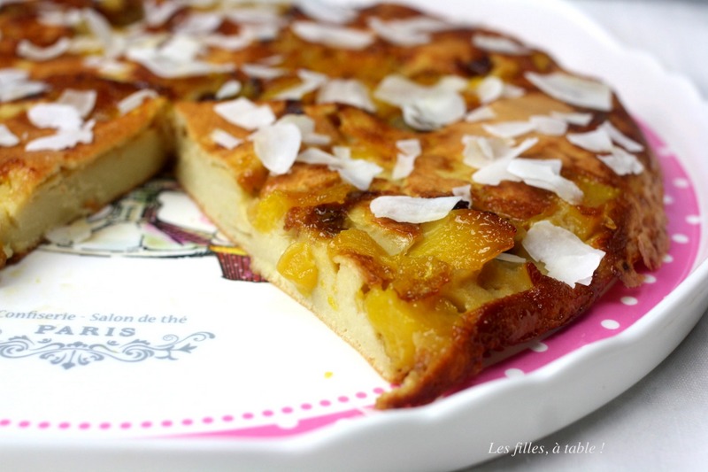 crêpe, mangue, noix de coco, les filles à table