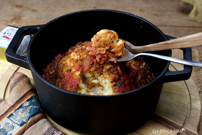 chou-fleur rôti, paprika, cocotte, les filles à table