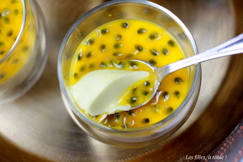 panna cotta, fruits de la passion, crème coco, les filles à table