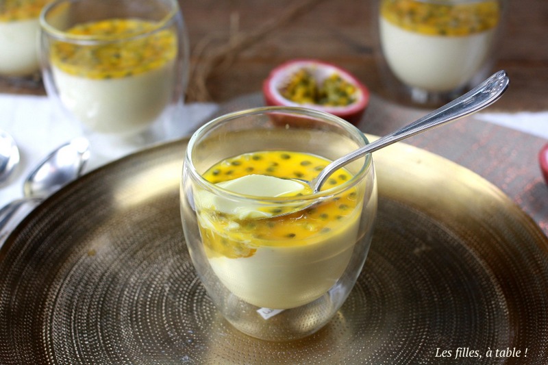 panna cotta, fruits de la passion, crème coco, les filles à table