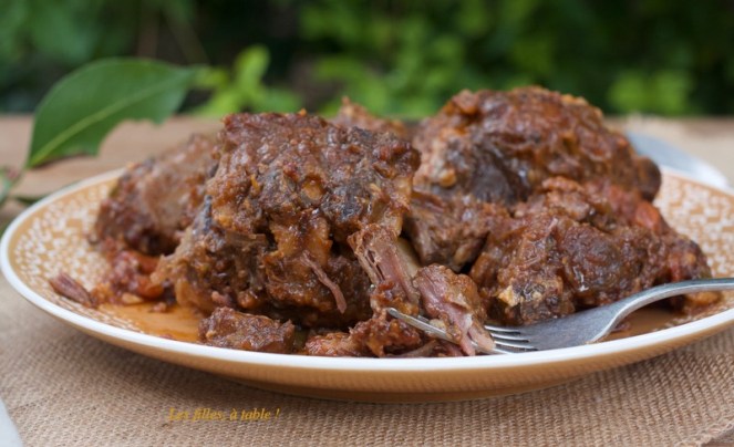 queue de boeuf, ragoût, les filles à table