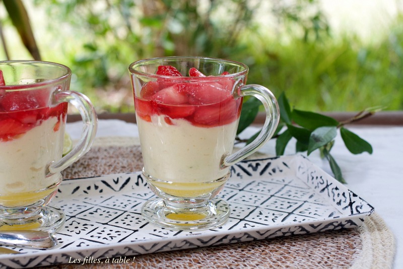 mousse, brocciu, fraises, les filles à table
