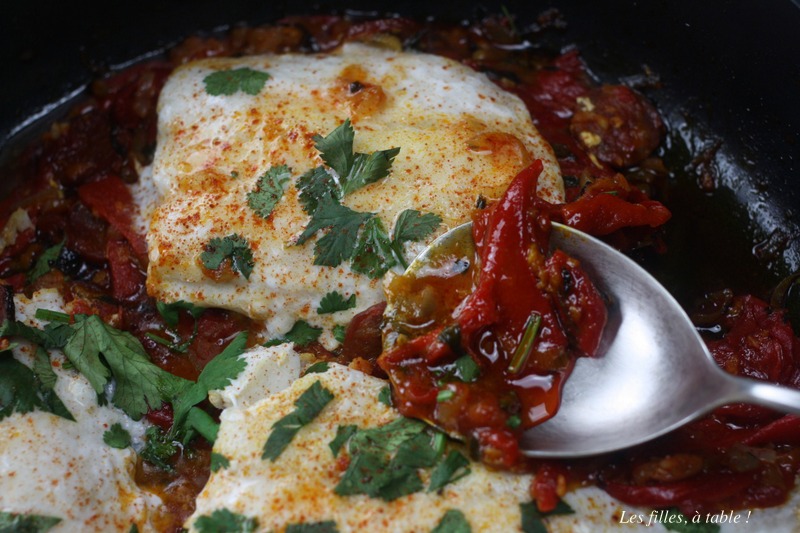 merlu, piquillos, chorizo, les filles à table