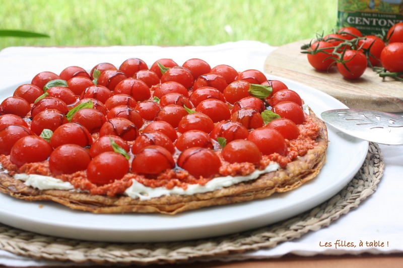 tarte, tomates, poivrons, chèvre, les filles à table