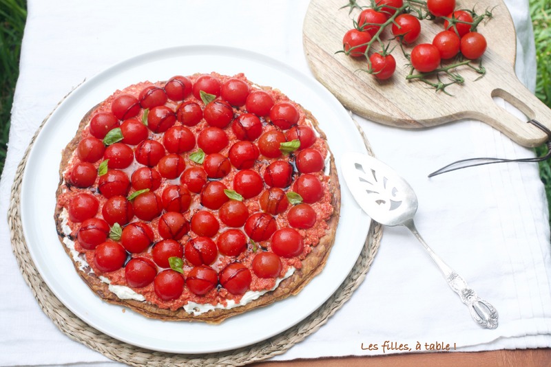 tarte, tomates, poivrons, chèvre, les filles à table