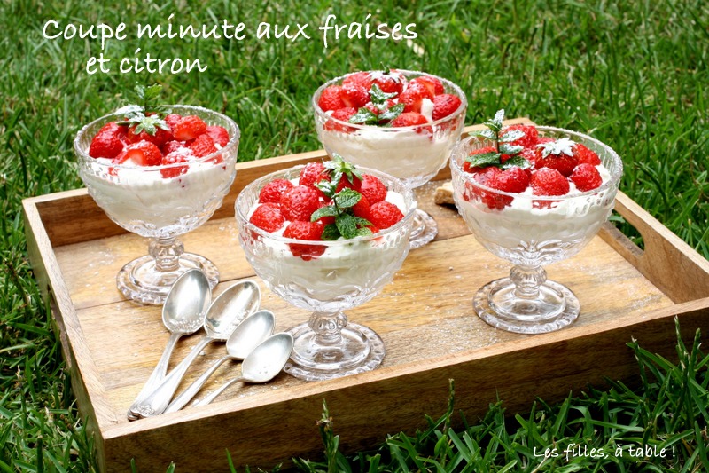 fraises, lemon curd, crème, les filles à table