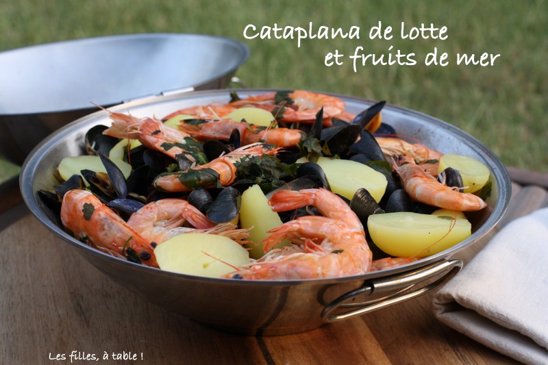 cataplana, lotte, fruits de mer, les filles à table