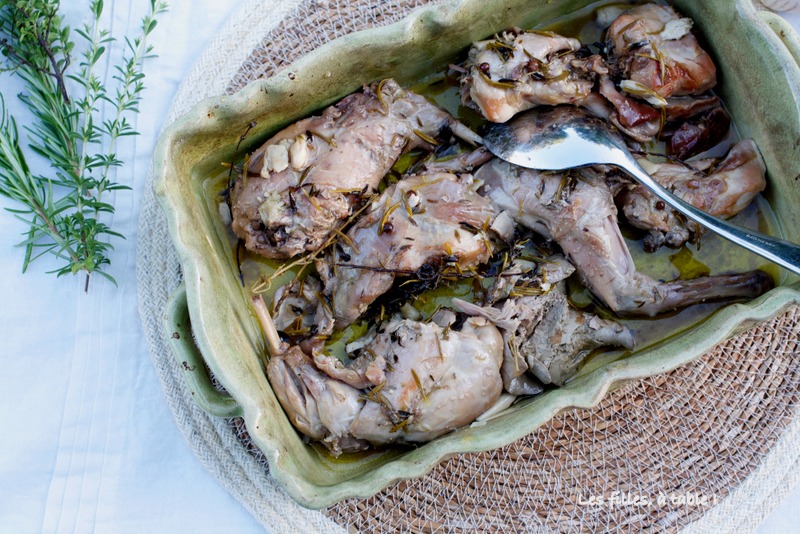 lapin, romarin, thym, confit, les filles à table