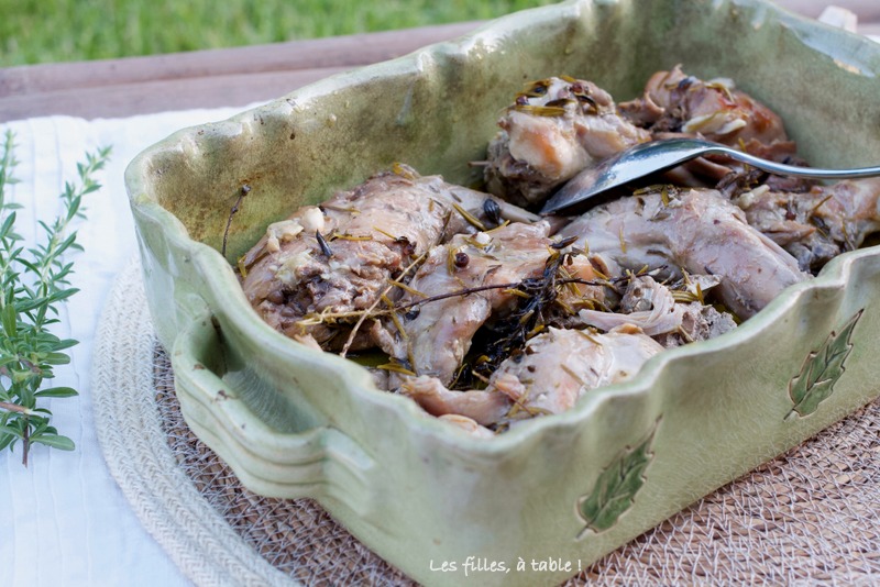 lapin, romarin, thym, confit, les filles à table