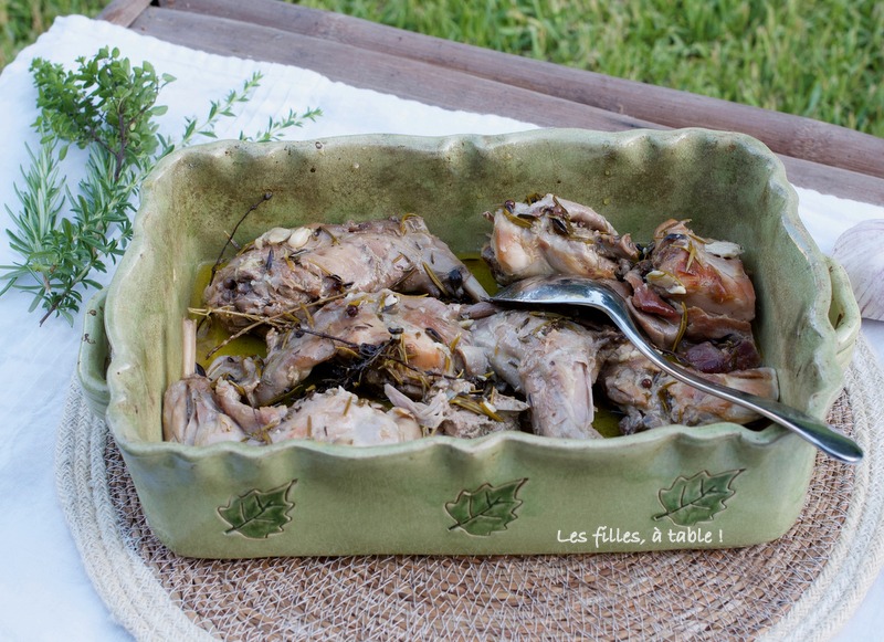 lapin, romarin, thym, confit, les filles à table
