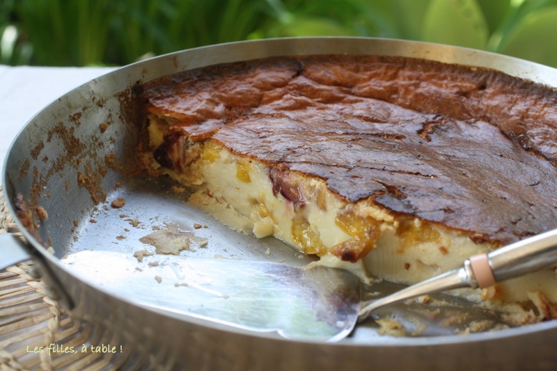 flan, prunes, mirabelles, amandes, les filles à table