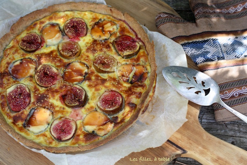 tarte, figues, chèvre, les filles à table