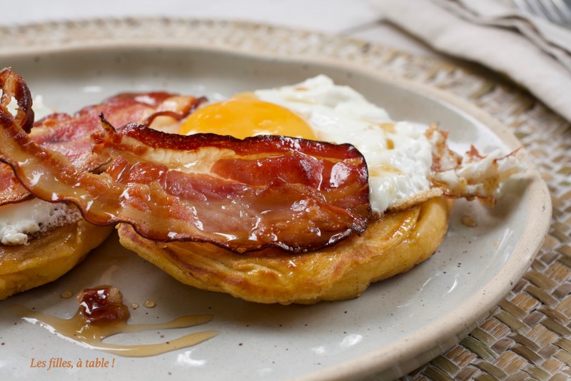 Pancakes à la patate douce, bacon et sirop d'érable