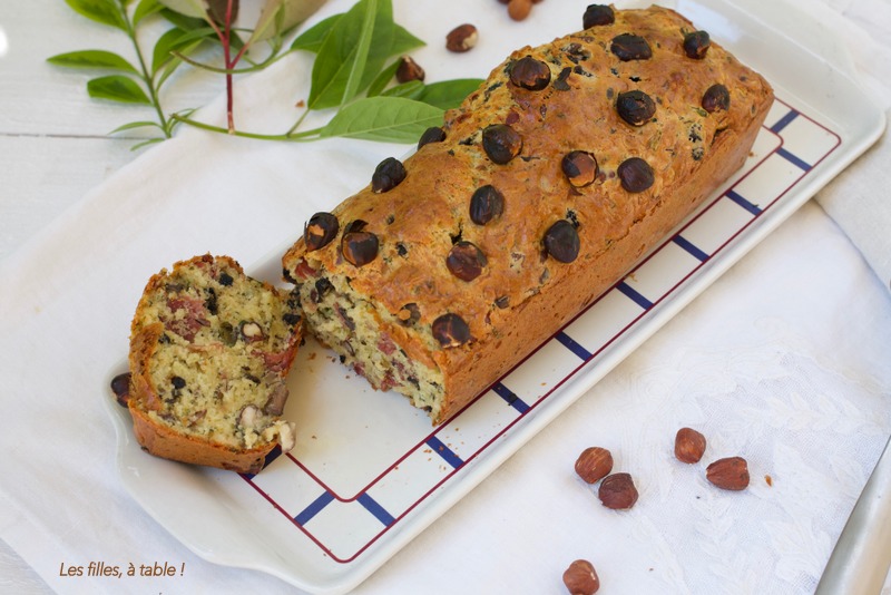 Cake aux champignons, comté et noisette