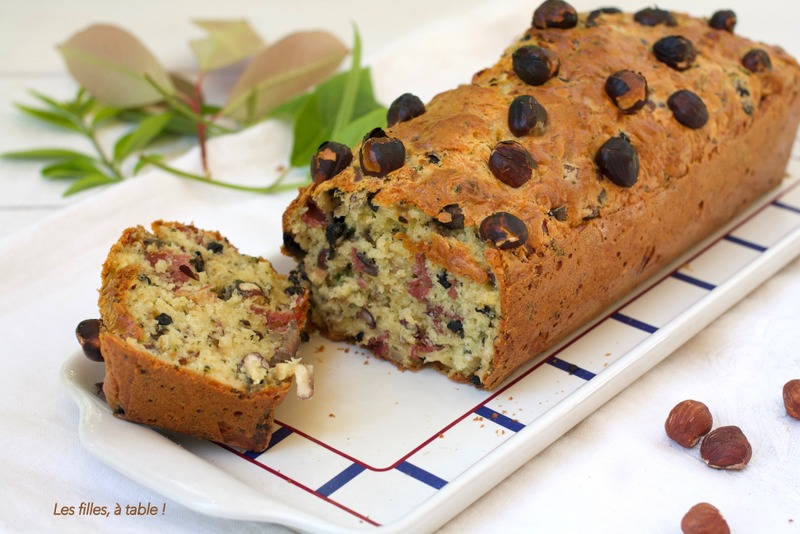 Cake aux champignons, comté et noisette