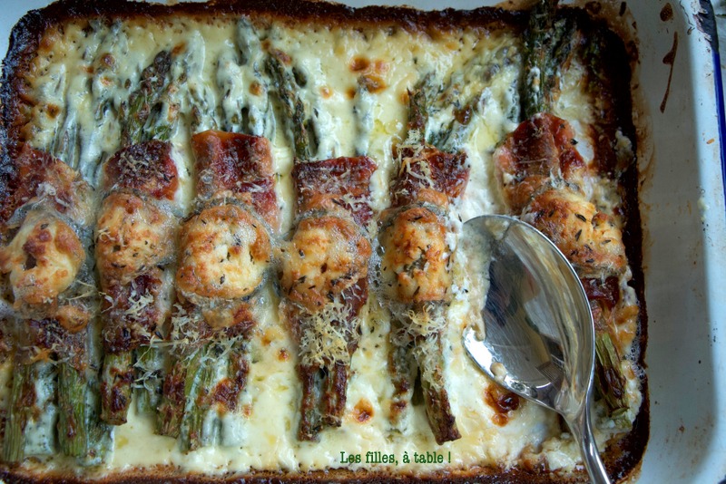 Asperges gratinées, speck et chèvre