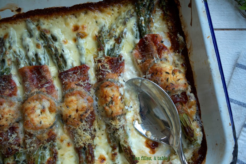 Asperges gratinées, speck et chèvre