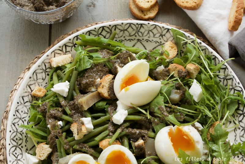Salade haricots verts, artichauts, vinaigrette à la tapenade