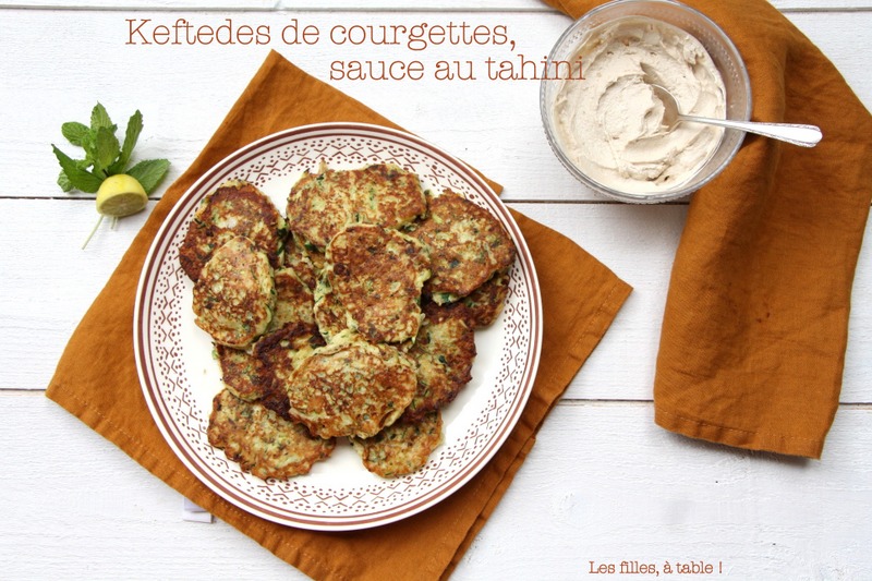 Keftedes aux courgettes, sauce au tahini