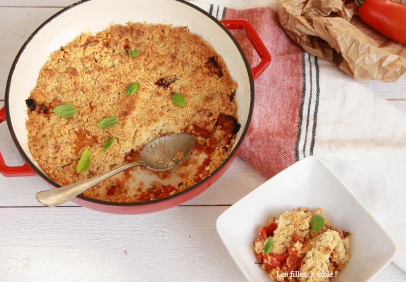 Crumble de tomates, chèvre sec et parmesan