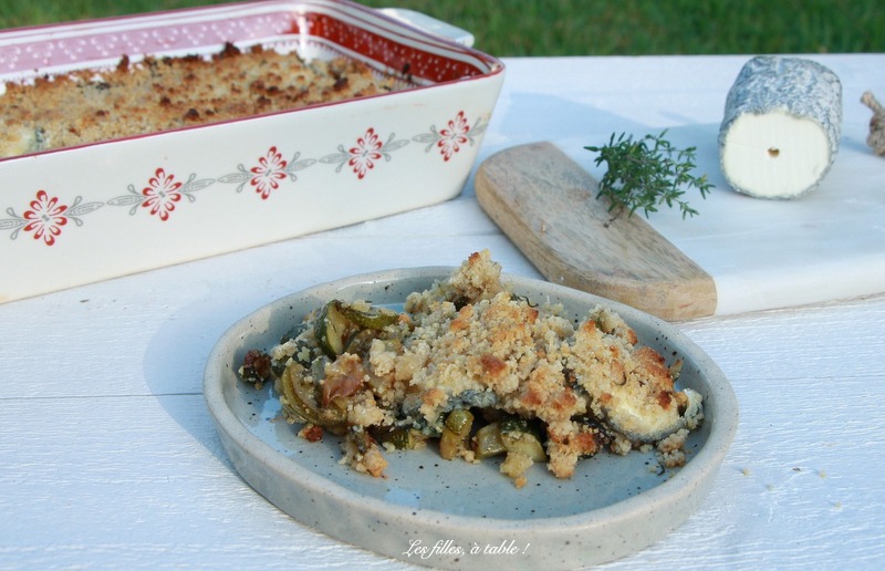 Crumble de courgettes au pesto et chèvre cendré