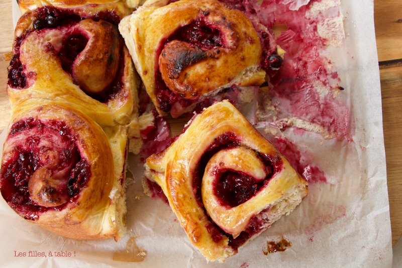 Brioche roulée aux framboises