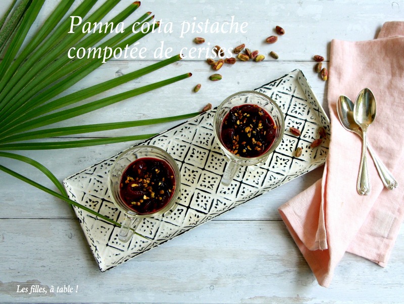 Panna cotta pistache et compotée de cerises