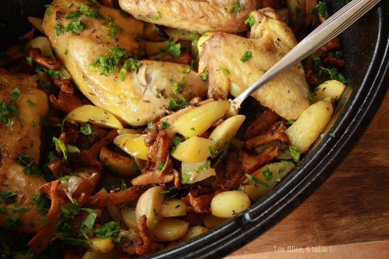 Cocotte de poulet, girolles et pommes de terre