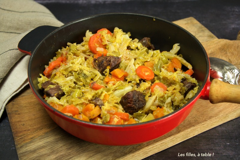 Joues de porc confites, poêlée de chou frisé