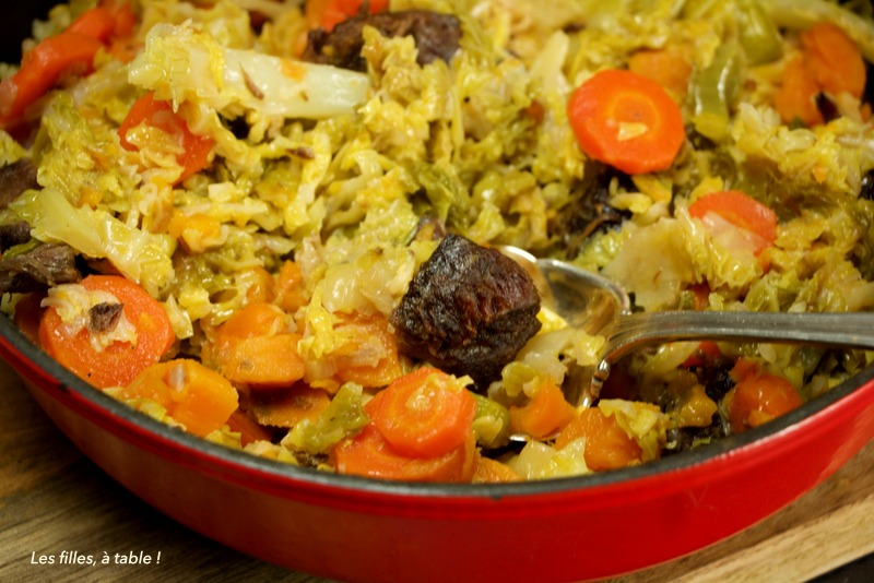 Joues de porc confites, poêlée de chou frisé