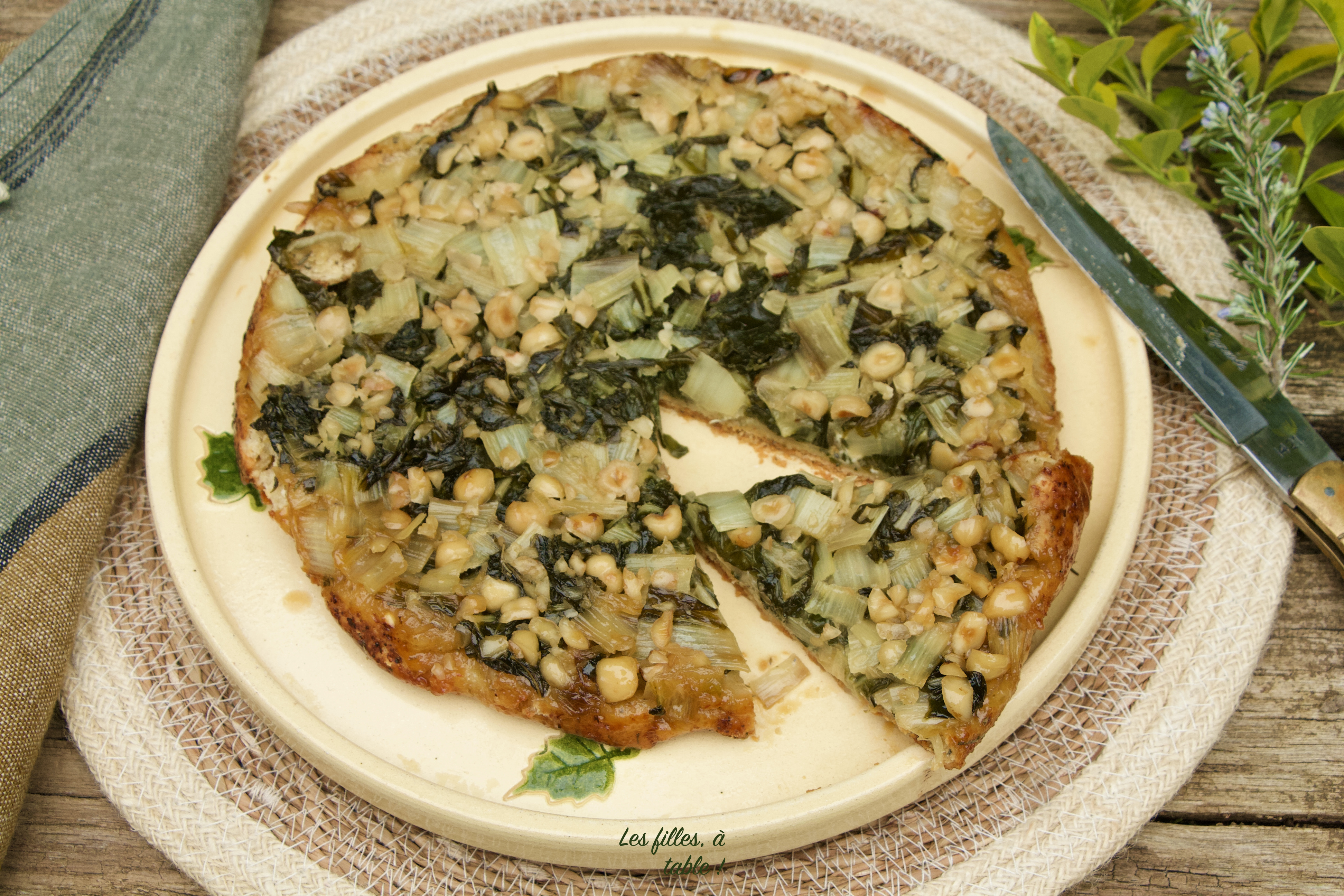 Tatin de blettes, chèvre et noisettes