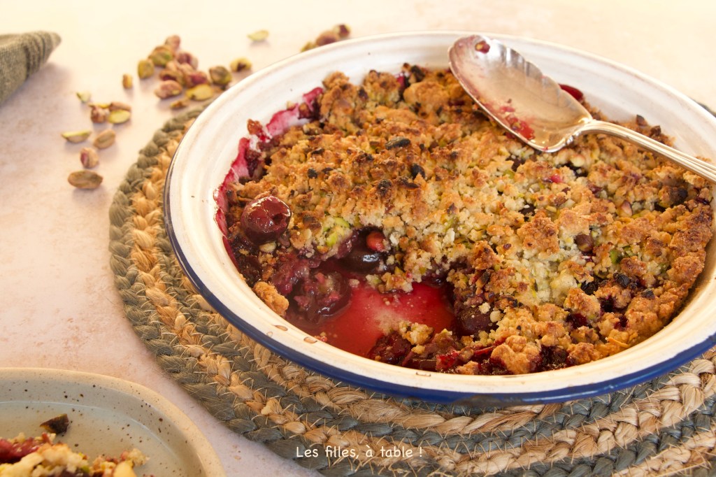 Crumble de cerises et pistaches