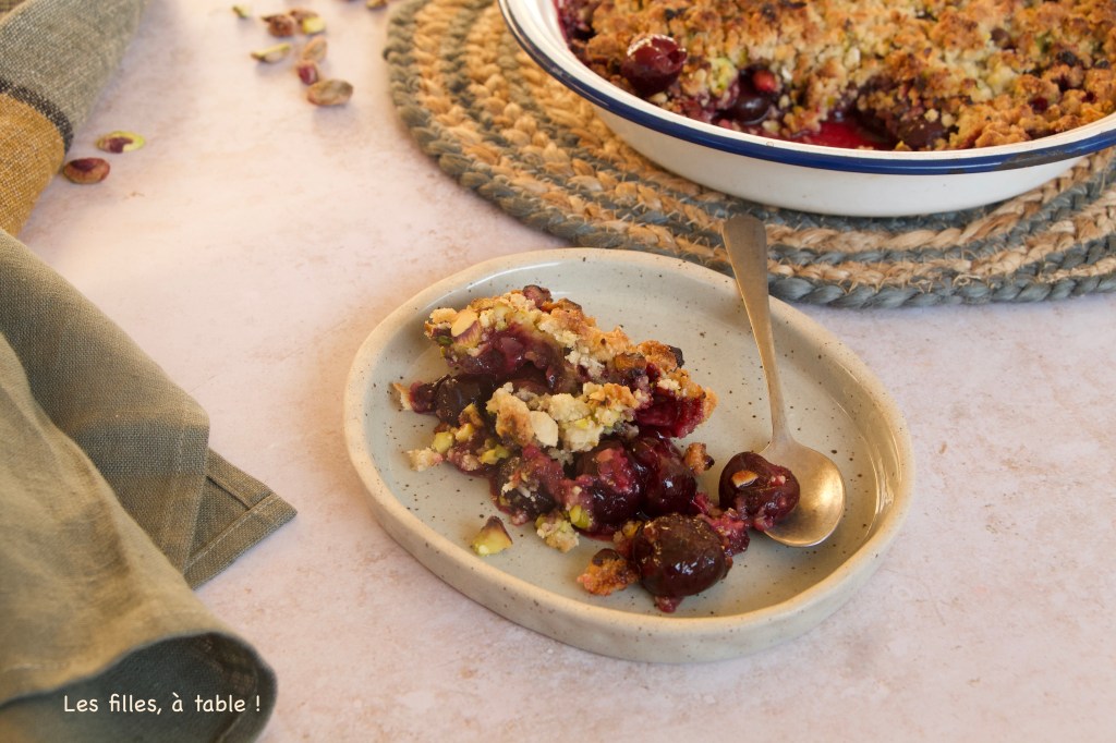 Crumble de cerises et pistaches