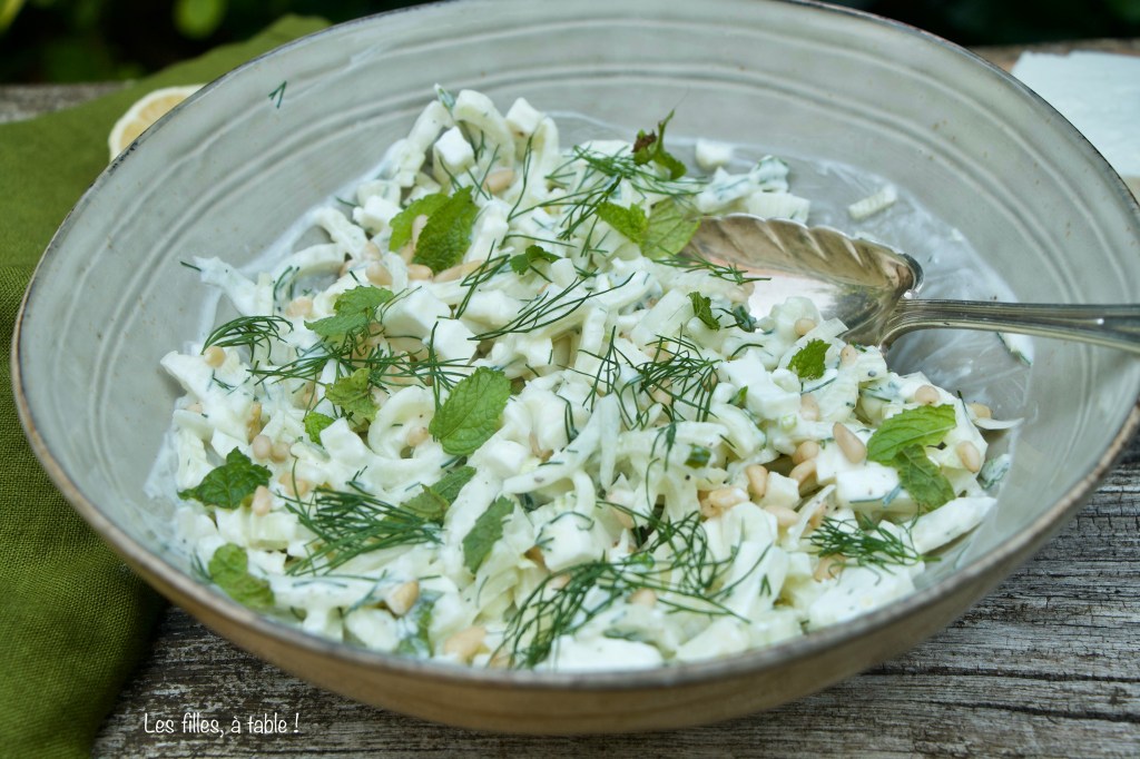 Salade de fenouil et feta, sauce au yaourt grec
