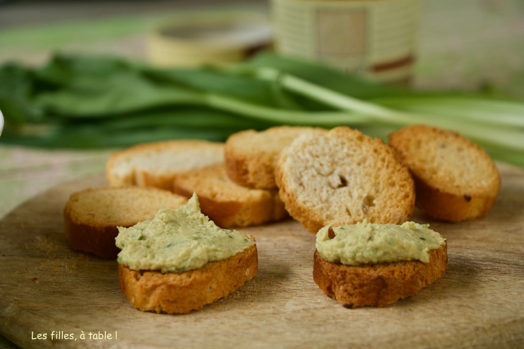 Houmous à l'ail des ours