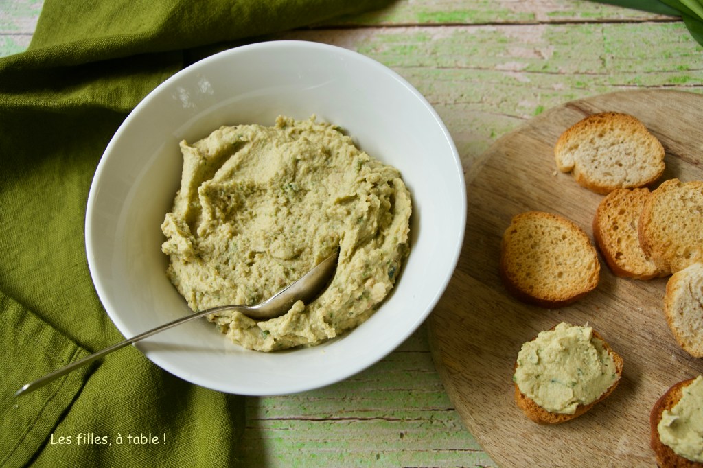Houmous à l'ail des ours