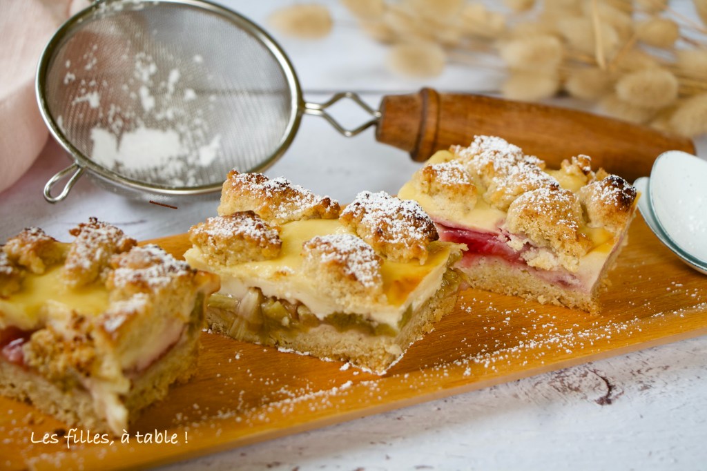 Carrés pâtissiers rhubarbe fraises