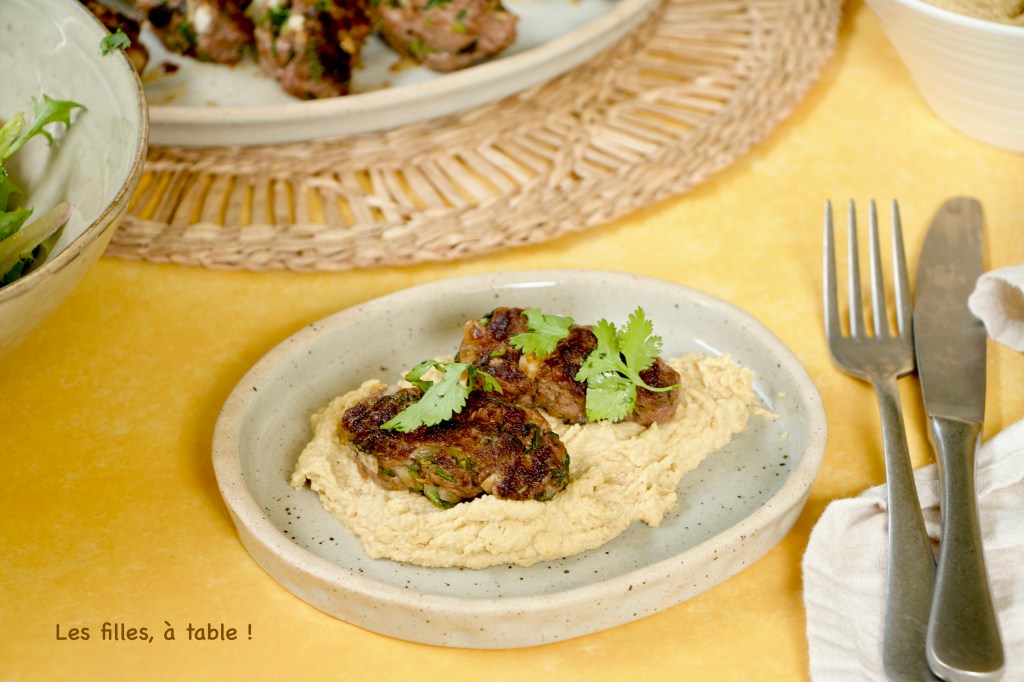 Keftas de boeuf et houmous