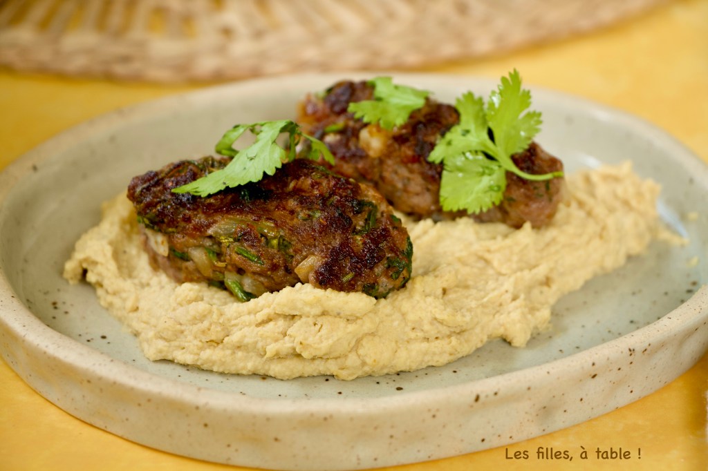 Keftas de boeuf et houmous