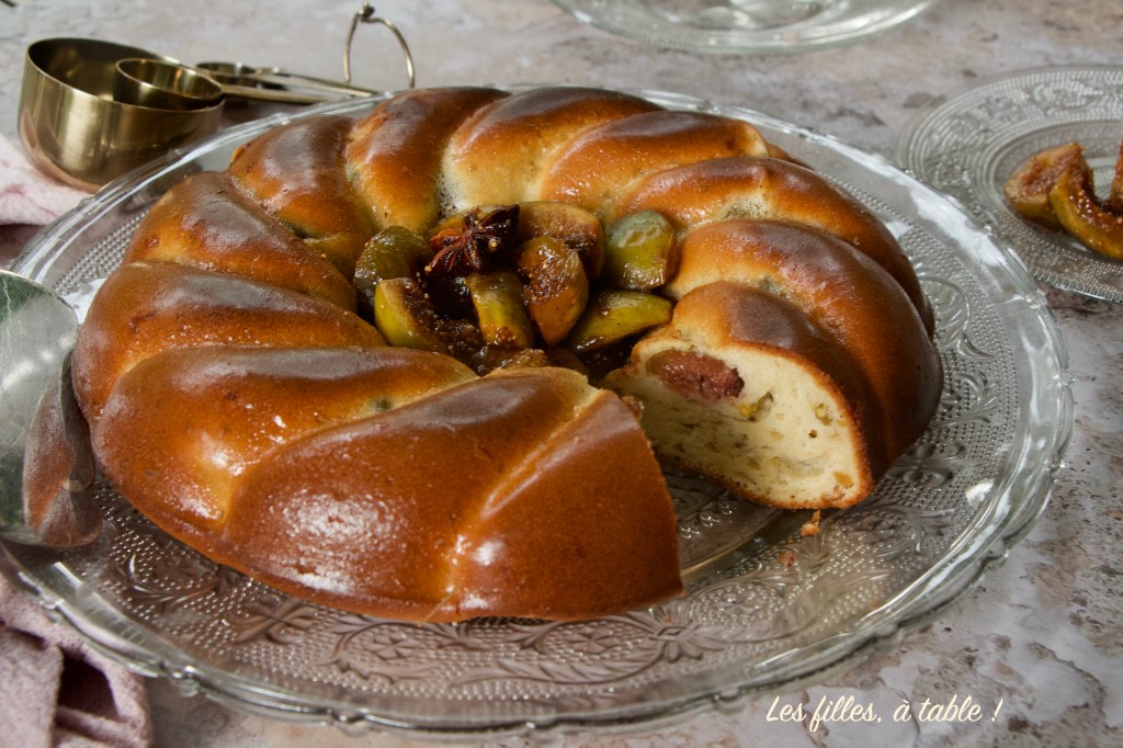 Fondant au yaourt grec, figues et pistaches