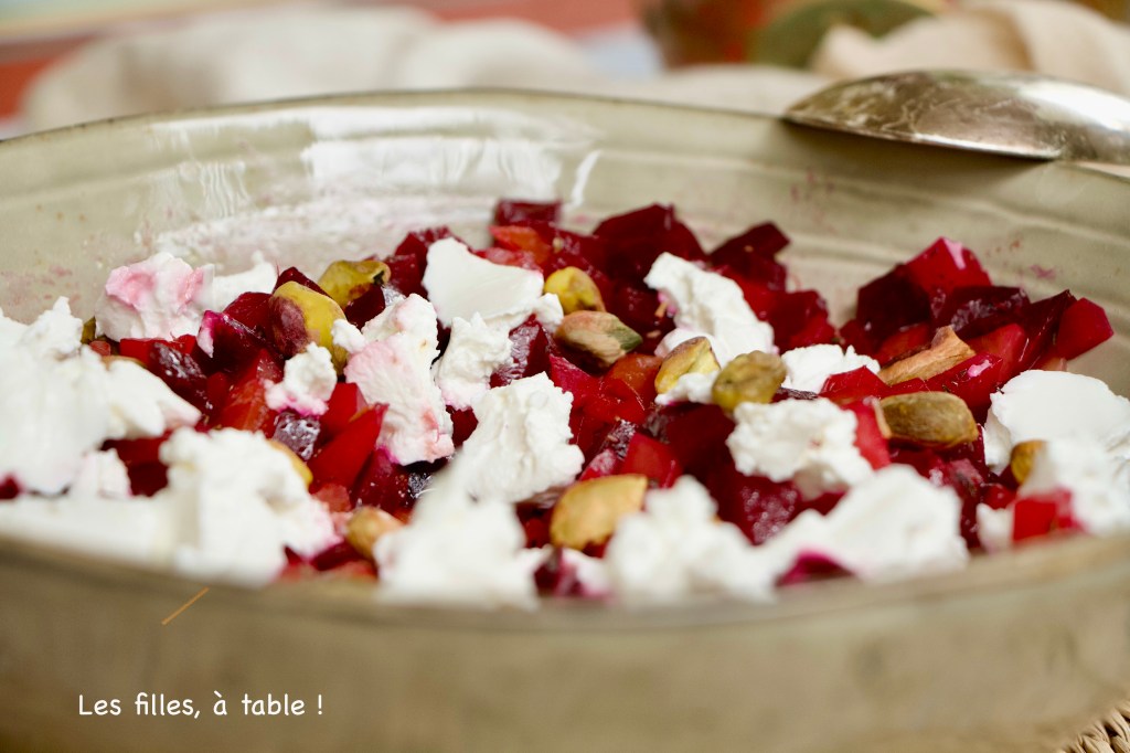 Salade de betteraves, chèvre et pistaches