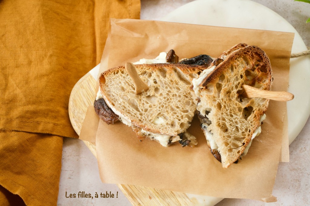 Grilled cheese champignons, mozzarella et gruyère