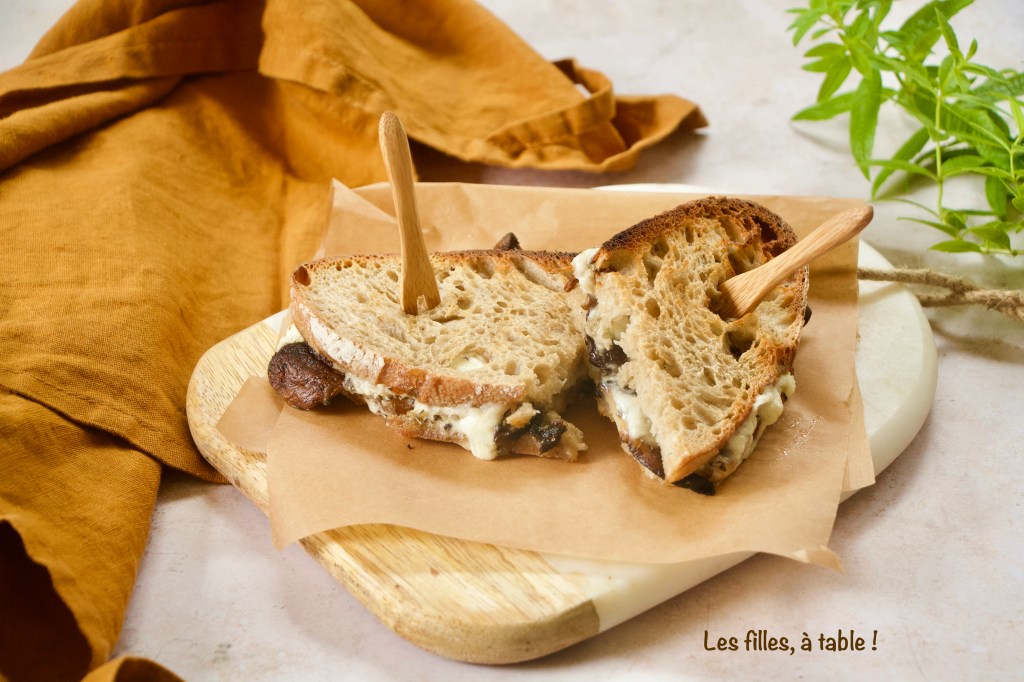 Grilled cheese champignons, mozzarella et gruyère