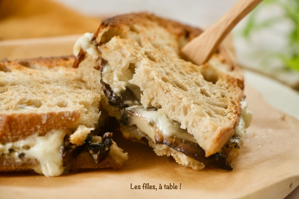 Grilled cheese champignons, mozzarella et gruyère
